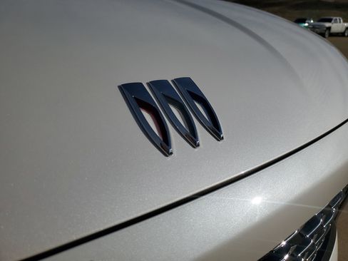 Used 2025 Buick Enclave Avenir image 38