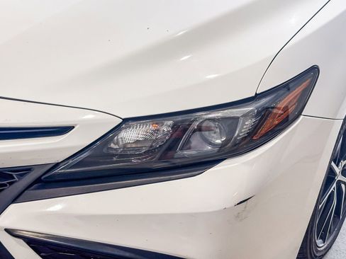 Used 2024 Toyota Camry SE image 9