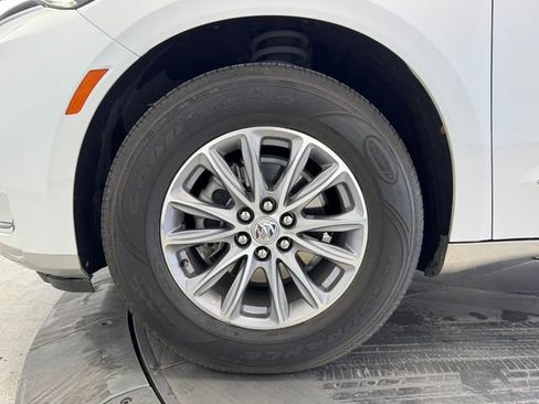 Used 2024 Buick Enclave Essence w/ Sound and Sites Package image 10