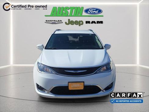 Certified 2018 Chrysler Pacifica Touring-L FWD image 8