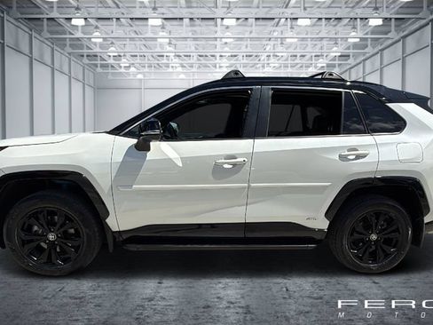 Used 2022 Toyota RAV4 XSE AWD/4WD image 2