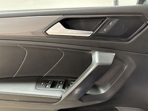 Used 2023 Volkswagen Tiguan SE image 20