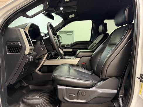 Used 2019 Ford F150 Lariat w/ Equipment Group 502A Luxury AWD/4WD image 11