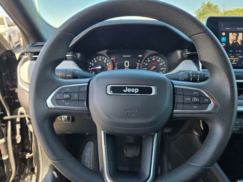 Used 2025 Jeep Compass Sport AWD/4WD image 22