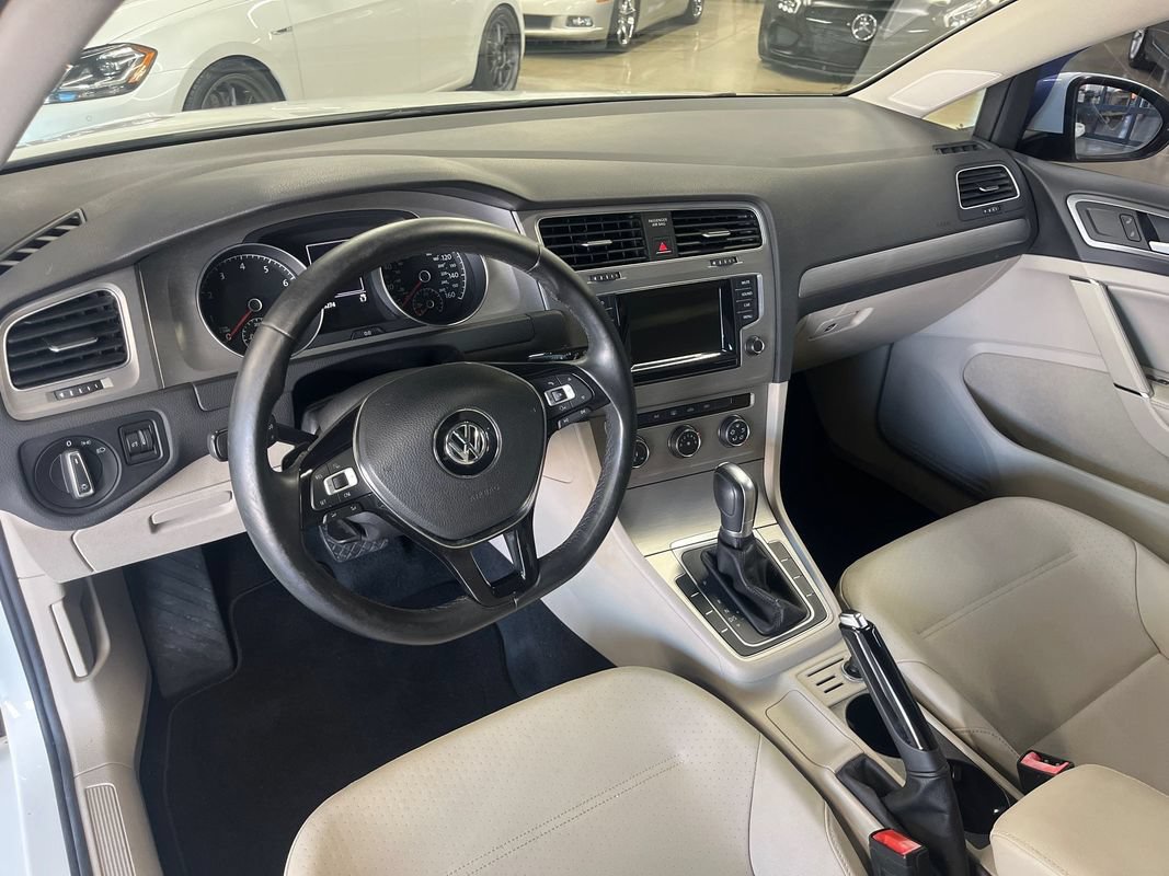 Used 2015 Volkswagen Golf S FWD image 35