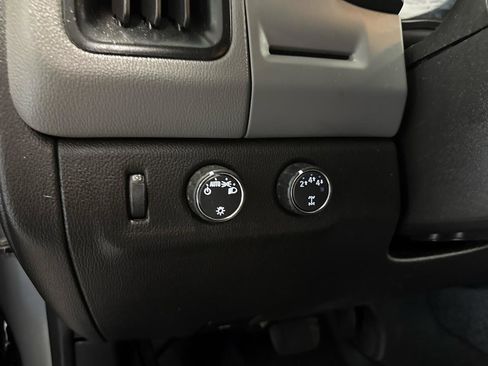 Used 2022 Chevrolet Colorado W/T w/ WT Convenience Package AWD/4WD image 8