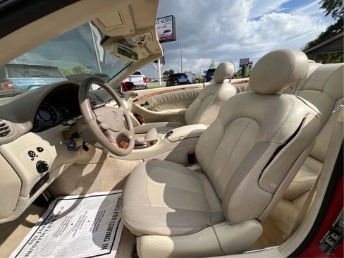 Used 2005 Mercedes-Benz CLK 320 Cabriolet image 11
