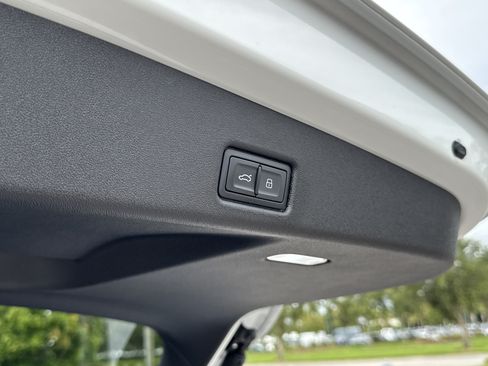 Certified 2025 Audi Q5 Premium w/ Convenience Package AWD/4WD image 12