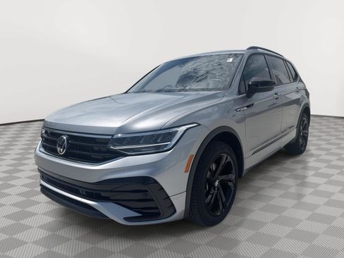 Used 2023 Volkswagen Tiguan SE R-Line AWD/4WD image 3