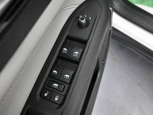 Used 2025 Jeep Compass Limited AWD/4WD image 29
