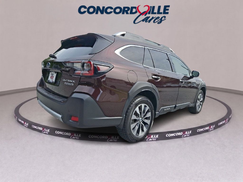 Used 2025 Subaru Outback Touring AWD/4WD image 7