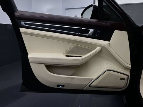 Certified 2023 Porsche Panamera 4 Platinum Edition AWD/4WD image 7