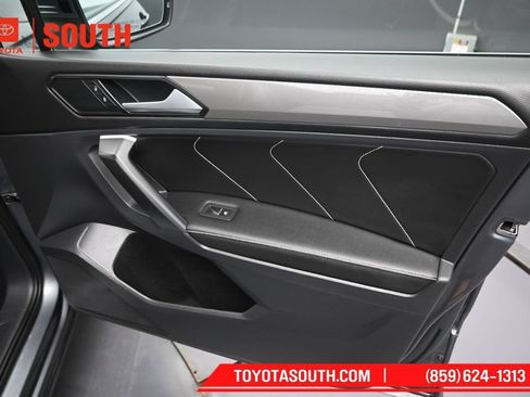 Used 2024 Volkswagen Tiguan SE AWD/4WD image 36