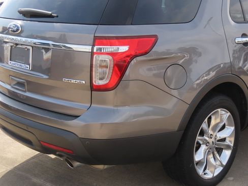 Used 2014 Ford Explorer Limited w/ Equipment Group 301A FWD image 12