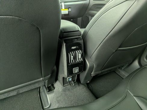 New 2026 Jeep Compass Latitude image 32