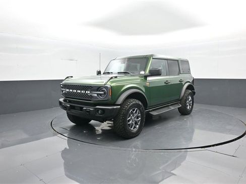New 2025 Ford Bronco Badlands image 2