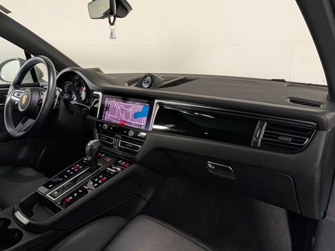 Certified 2023 Porsche Macan S AWD/4WD image 17