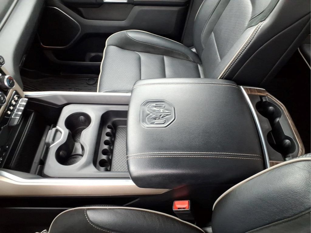 Used 2019 RAM 1500 Laramie AWD/4WD image 14