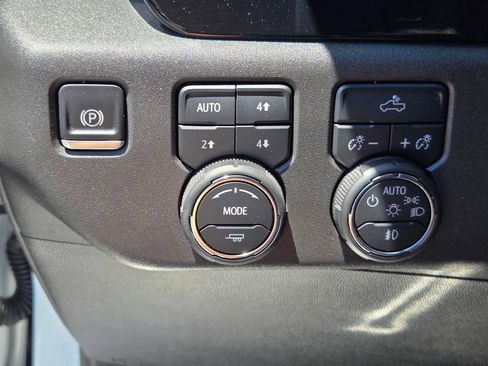 Used 2025 Chevrolet Silverado 1500 RST w/ Convenience Package II AWD/4WD image 10