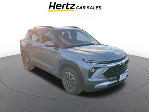 Used 2025 Chevrolet TrailBlazer LT image 1