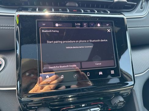 New 2025 Jeep Grand Cherokee L Laredo image 31