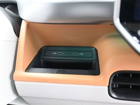 Used 2025 Volkswagen ID. Buzz 1st Edition image 22