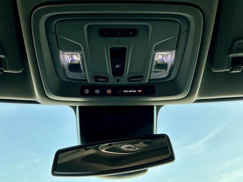 Used 2025 Chevrolet Silverado 1500 LTZ image 35