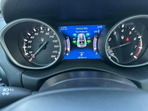 Used 2020 Maserati Levante image 27