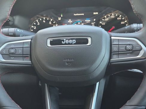 Used 2023 Jeep Compass Trailhawk image 18