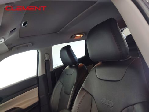 Used 2022 Jeep Compass Limited image 31