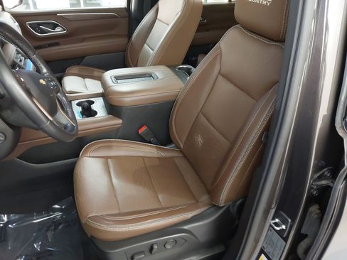 Used 2021 Chevrolet Tahoe High Country w/ Premium Package image 23