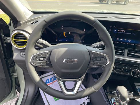 New 2025 Chevrolet Trax ACTIV w/ Sunroof Package image 12