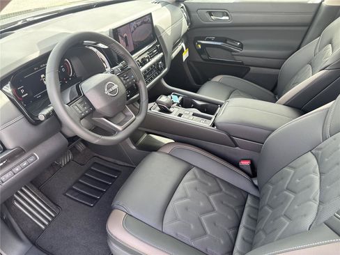 New 2026 Nissan Pathfinder Platinum w/ Cargo Package FWD image 10