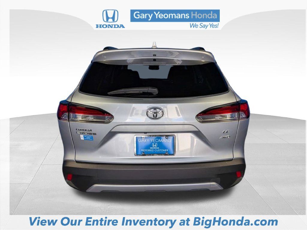 Used 2023 Toyota Corolla Cross LE AWD/4WD image 7