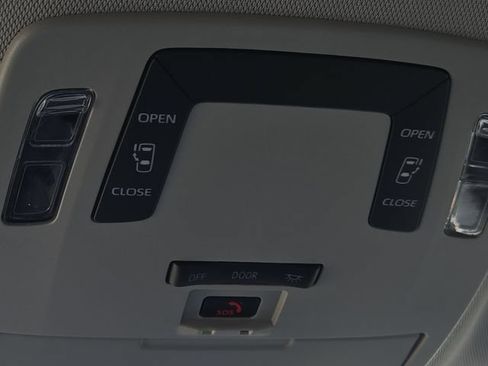 Certified 2025 Toyota Sienna LE FWD image 24