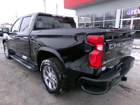 Used 2021 Chevrolet Silverado 1500 High Country w/ Technology Package image 5