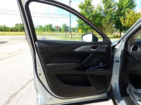 Used 2023 MAZDA CX-9 Touring image 16