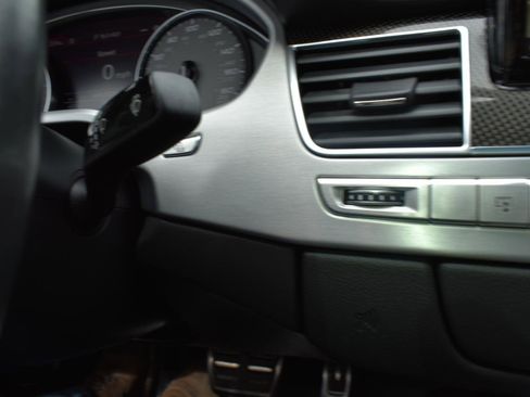 Used 2015 Audi S8 image 42