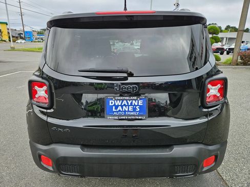 Used 2017 Jeep Renegade Altitude AWD/4WD image 3