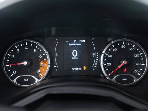 Used 2016 Jeep Renegade Latitude FWD image 31