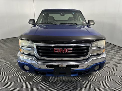 Used 2004 GMC Sierra 1500 SLE w/ Off-Road Package AWD/4WD image 3