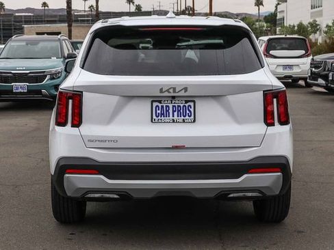 New 2026 Kia Sorento LX image 8
