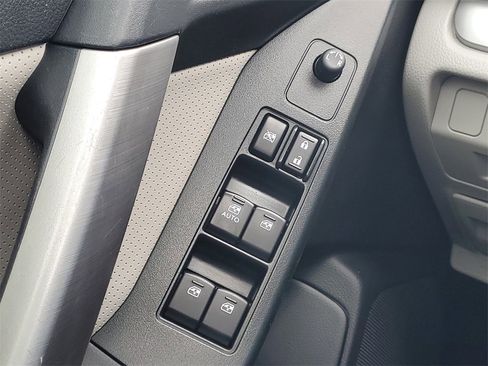 Used 2015 Subaru Forester 2.5i Limited image 14