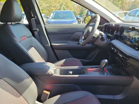 New 2026 Nissan Kicks SR w/ Cold Weather Package AWD/4WD image 30