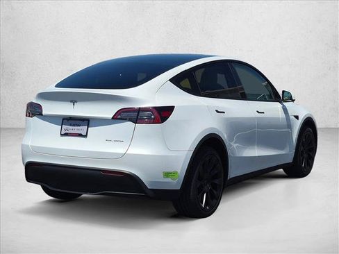 Used 2023 Tesla Model Y Long Range AWD/4WD image 5