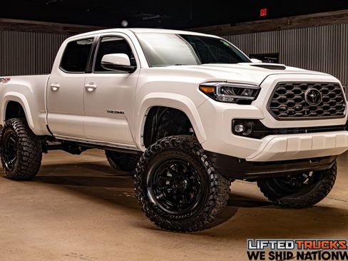 Used 2023 Toyota Tacoma TRD Sport image 1