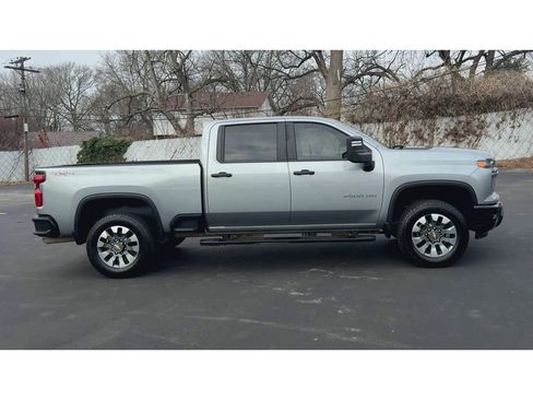 Certified 2025 Chevrolet Silverado 2500 Custom w/ Custom Convenience Package image 9