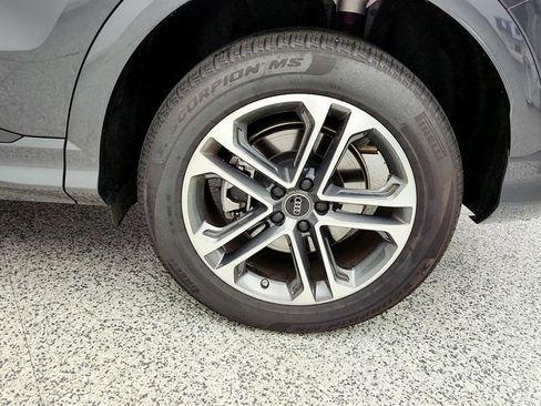 Used 2025 Audi Q5 Premium Plus w/ Premium Plus AWD/4WD image 9