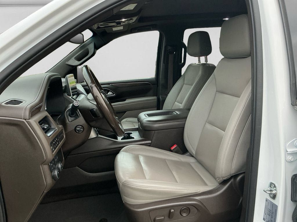 Used 2022 Chevrolet Tahoe Z71 w/ Luxury Package AWD/4WD image 10