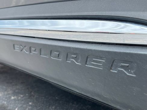 Used 2022 Ford Explorer Limited RWD image 14